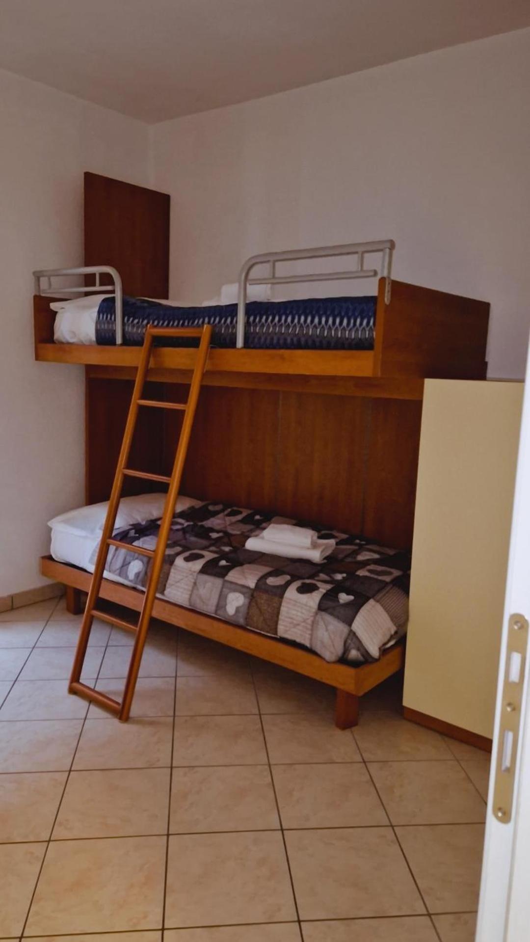 Apartments Tony In Bardolino Chambre photo